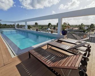 Coral Suites Beach Club & Spa - Punta Cana - Pool