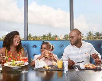 Novotel Abidjan Plateau - אביג'אן - מסעדה