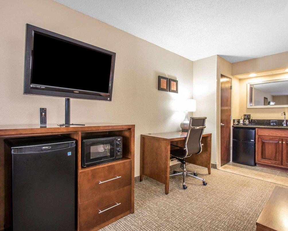 Comfort Inn 105 1 0 7 Livingston Hotel Deals Reviews Kayak