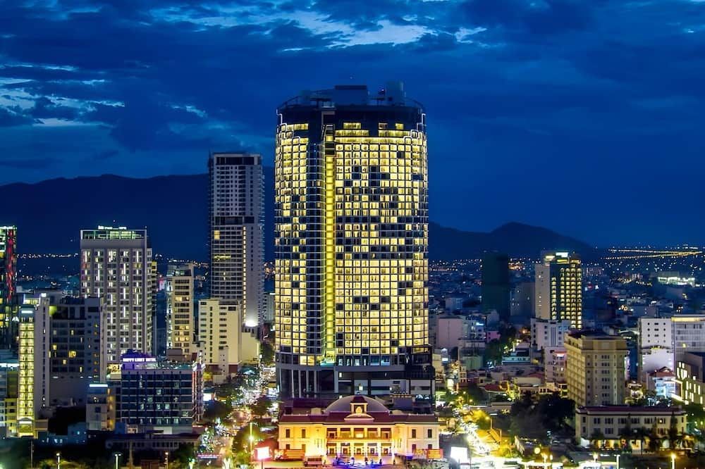 Lyn Panorama Beachfront Studio - Nha Trang - Building