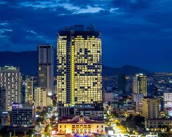 Lyn Panorama Beachfront Studio - Nha Trang - Building