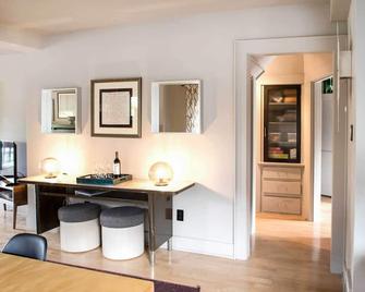 Updated Tacoma Home with Patio 3 Mi to Downtown - Tacoma - Bedroom