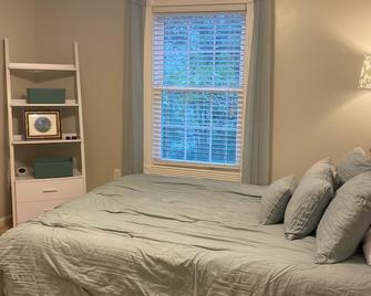 Blackbeard S Lakefront Bungalow - Somerset - Спальня