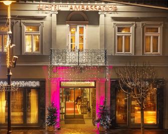 فندق أمباسادور - كوسيتش - مبنى