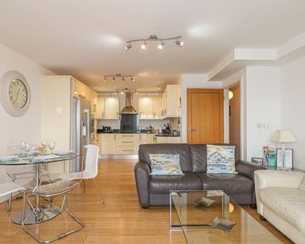 Seasiders - Ilfracombe - Living room