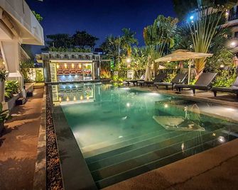 Central Suite Residence - Siem Reap - Piscina