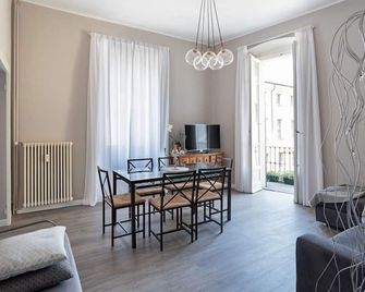 Vittoria Corner - My Home In Como - Fino Mornasco - Dining room