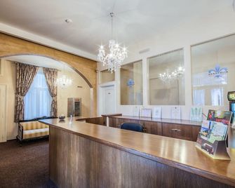 Residence Central Annapolis - Braşov - Front desk