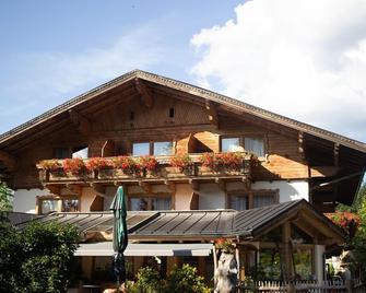 Doppelzimmer mit Dusche, WC - Forsthof - Sankt Johann im Pongau - Building