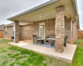 Family-Friendly Comfort in the Heart of Yukon - Yukon - Patio