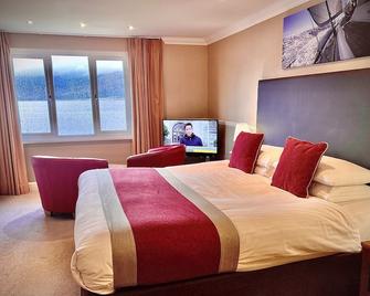 Holly Tree Hotel, Swimming Pool & Hot Tub - Appin - Bedroom