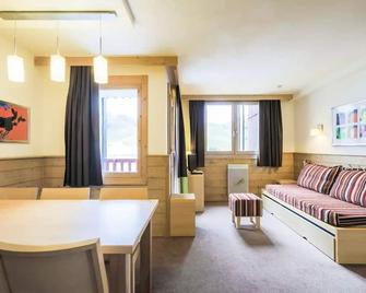 Résidence Les Gémeaux - maeva Home - Appartement 2 pièces 6 personnes Sélection MAE-3250 - Belle Plagne - غرفة معيشة