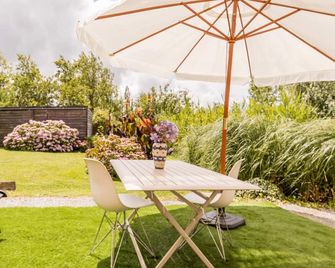 Charmante Grange Rénovée avec Piscine et WiFi - FR-1-306-822 - Villeneuve-en-Retz - Patio