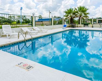 Econo Lodge Picayune - Picayune - Piscina