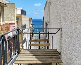 Appartamenti Blu Mare - Castellammare del Golfo - Balcón