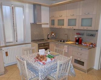 B&B La Luna Dal Borgo - Jesi - Cuina