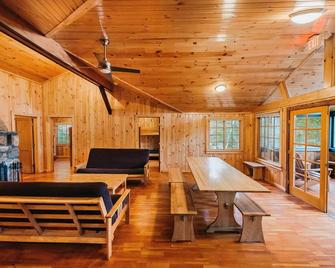 Harriman Outdoor Center - Stone Lodge - Haverstraw - Dining room