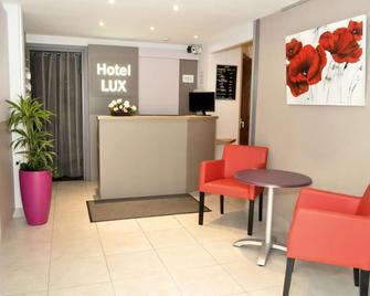 Hotel Lux - Grenoble - Recepción