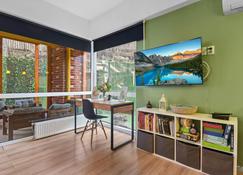 Asteri Garden & Terrace Apartment - Sinaia - Living room