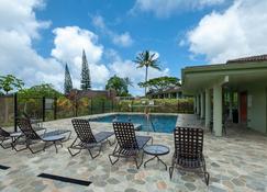 Puamana 25A: AC, spacious, updated, 8min hike to Anini, walk to shopping & more - Princeville - Pool