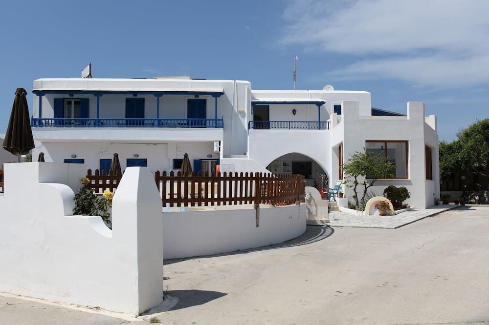 Anna Studios - Agios Prokopios - Building