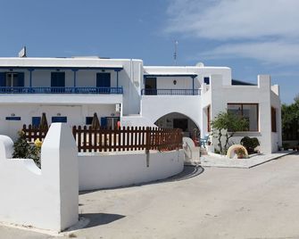 Anna Studios - Agios Prokopios - Building