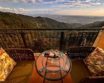 Asia Spa Resort Mcleodganj, Dharamshala Centrally Air Conditioned With Heated Swimming Pool - Dharamshala - Balcony