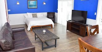 Longliner Lodge and Suites - Sitka - Living room