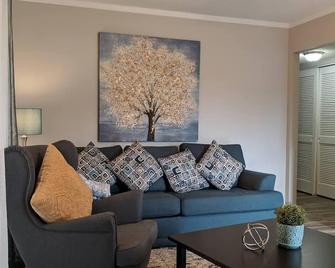 Cute Condo in Rock Hill-45 - Rock Hill - Living room