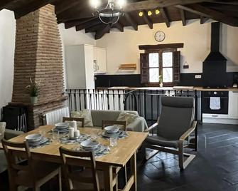 Rustic Watermill - La Mariposa - Gor - Comedor