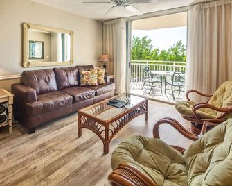Sunrise Suites Condo w/ Balcony, Pool & Hot Tub, Tennis & Covered Parking - Key West - Vardagsrum