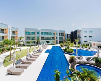 وان كانال بوينت - جورج تاون - حوض السباحة