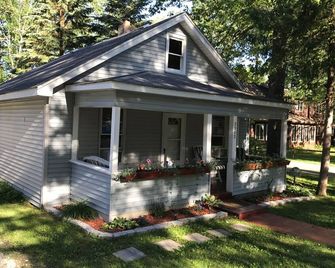 Cabin #1 With Lake View At Higgins Lake - True North Cabin Rentals - Roscommon - Edificio