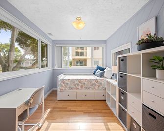 Beautiful 4 Bedroom 2 King 2 Queen Beds, Community Pool and Tennis! - San Diego - Phòng ngủ