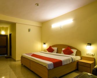 OYO 14958 Hotel Purnima - Chail - Bedroom