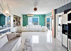 2 Floor Junior Villas for up to 10 people - Piskopiano - Living room