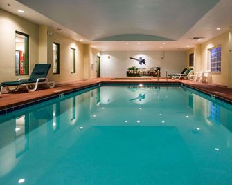 Country Inn & Suites by Radisson, Pensacola, W. FL - Pensacola - Pool