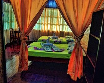 إل نيدو كورنر بنسيون آند ريستورانت - إلنيدو - غرفة نوم