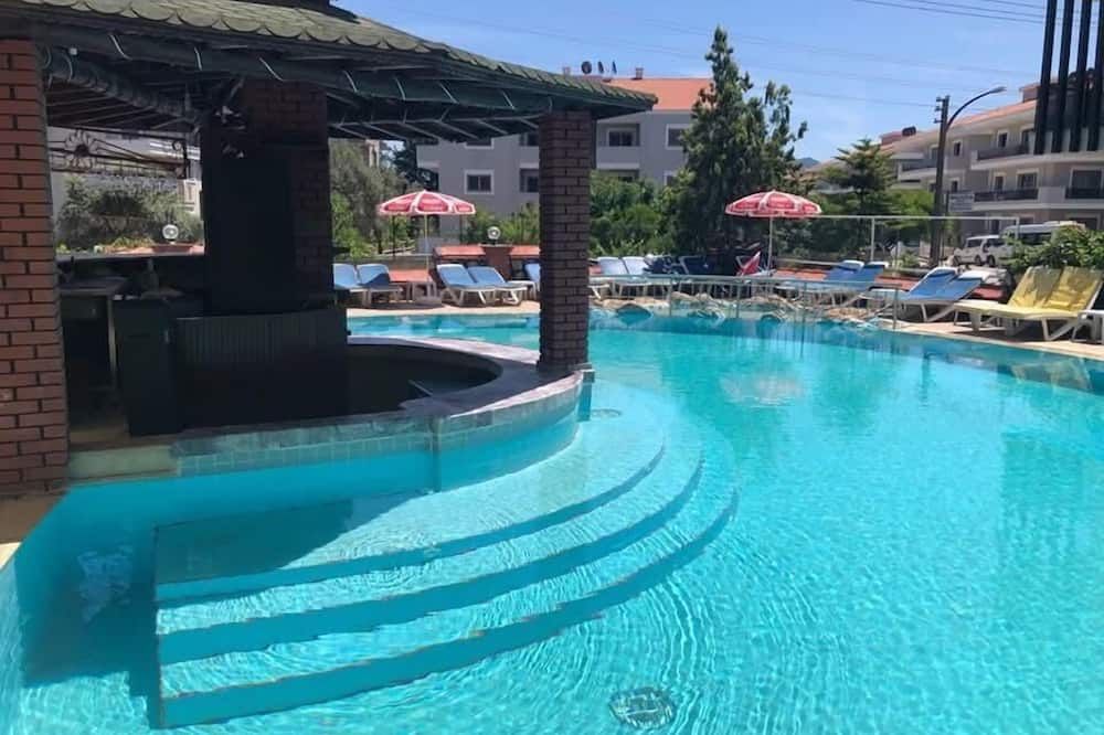 رايون أبارت هوتل - مارماريس - حوض السباحة