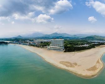 르네블루 바이 쏠비치 - 고성 - 해변