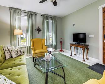 Newly Renovated Private Cottage Near Niagara River - Tonawanda