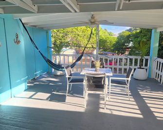 Hightide Guesthouse - La Parguera - Balcony