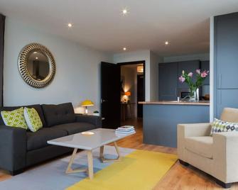 Your Base Dublin - Sandyford - Dublin - Living room
