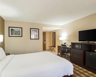 Fairmount Inn & Suites - Stroudsburg, Poconos - Delaware Water Gap - Camera da letto