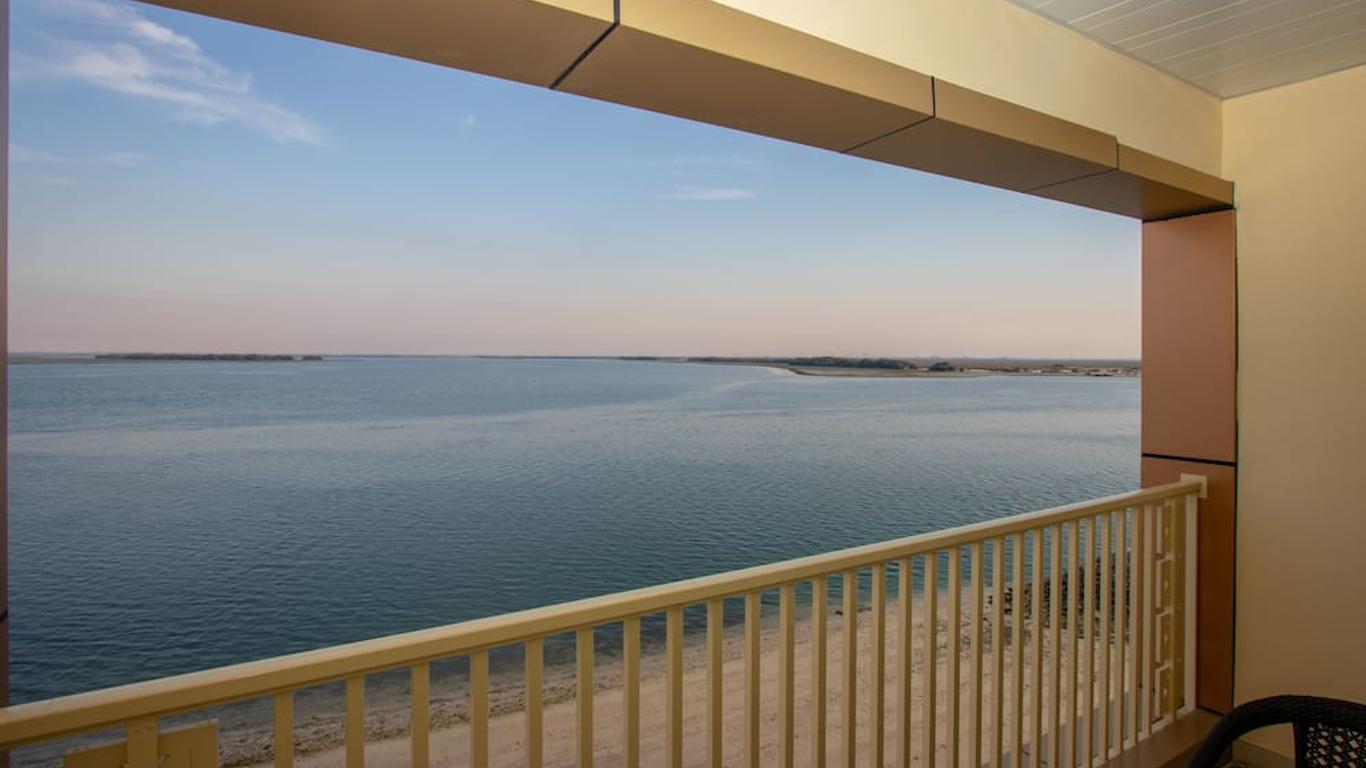 منتجع فلامنغو بيتش