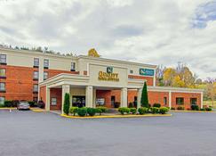 Quality Inn and Suites Lexington near I-64 and I-81 - Lexington - Gebouw