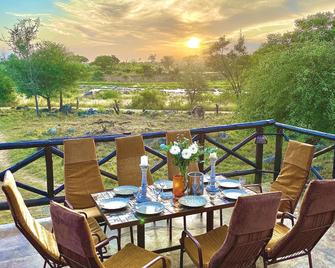 Manzini Swazi King Chalets - Marloth Park - Balcon