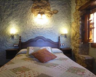 Masia Can Felip B&B - Llinás - Habitación