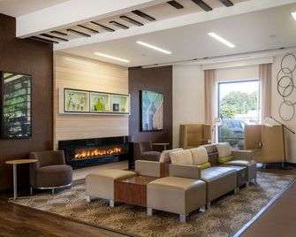 Holiday Inn Greensboro Coliseum By IHG - Greensboro - Lounge
