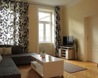 Hotel & Apartments Klimt - Vienna - Living room